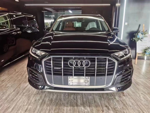 2023款奥迪Q730T5座标准运动感和时尚感兼备(图1)
