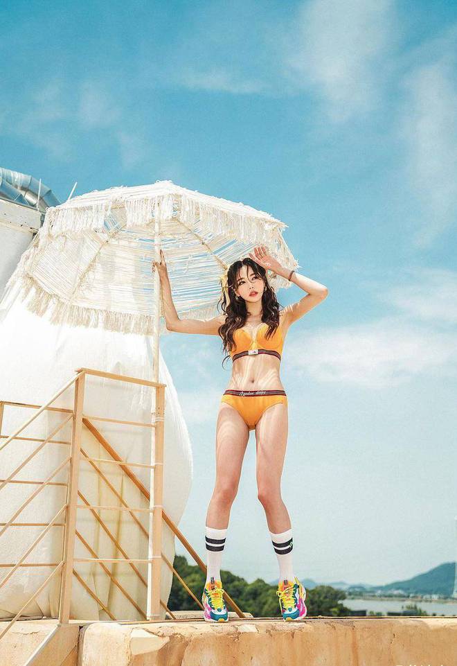 阳光活力的时尚美女写真穿着运动鞋拍照又酷又时尚(图7)