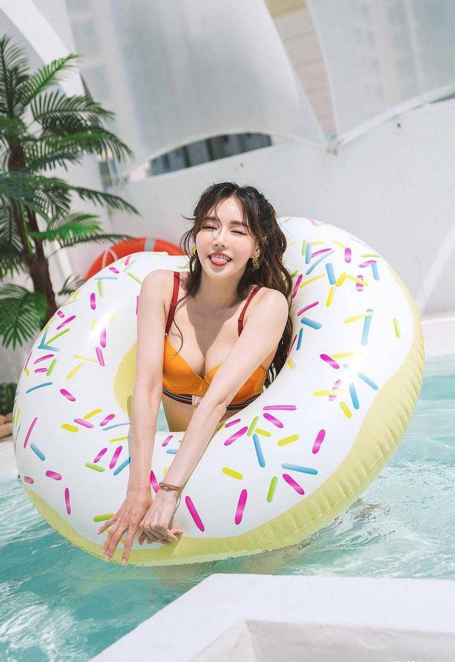 阳光活力的时尚美女写真穿着运动鞋拍照又酷又时尚(图8)