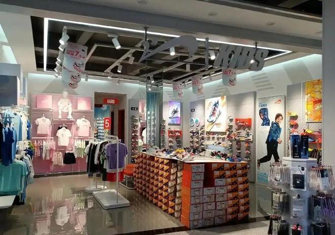 曾门店开遍各地如今却跌落神坛这4个潮牌如今还有人追捧吗？(图4)