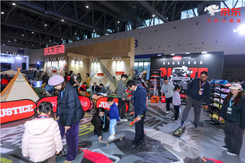 京东运动亮相CLE2025携Hilleberg、天与云等带来爆款户外装备6折起优惠(图1)