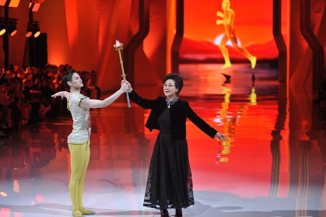 哈尔滨国际时装周｜多元设计之美和文化之美在冰城次第“盛”开(图8)