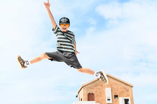 还在跟风追爆款？BDuckPlus新潮少年用穿搭暗号破解社交新次元(图1)