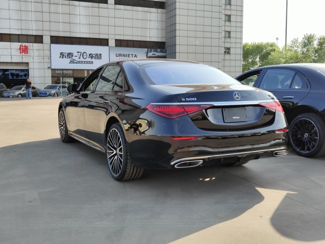 25款奔驰S500四驱长轴AMG运动整体更显大气时尚(图3)