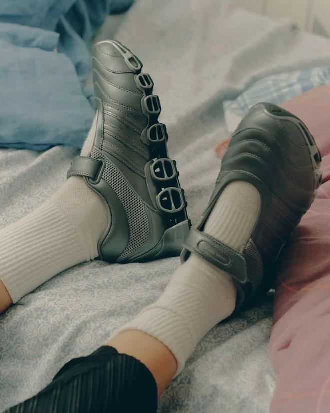 融合adidas、PUMA的运动属性后芭蕾舞鞋要更火了…(图15)