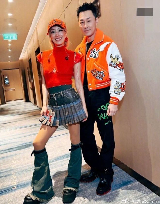 郑秀文刚刮完痧晒健身照这个自律的女人身材匀称状态佳(图5)