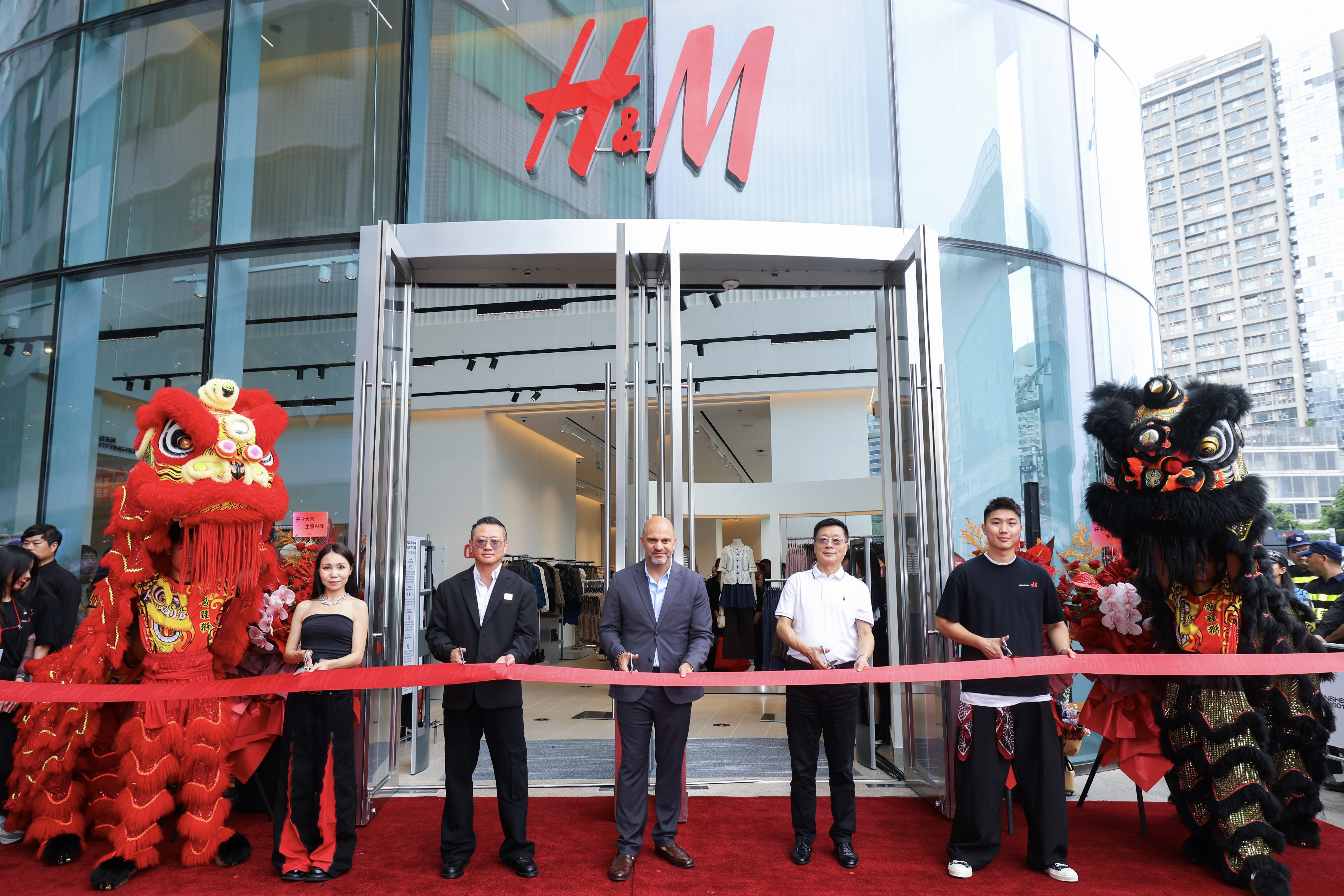 深圳千平旗舰店落地瑞典百年快时尚H(图1)