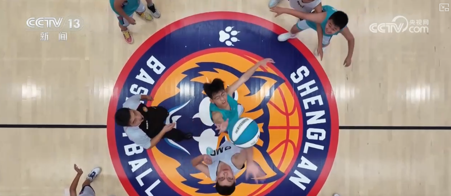 人气旺、消费热！“老空间+文化IP”化身潮酷空间多元新场景撬动消费新引擎(图6)