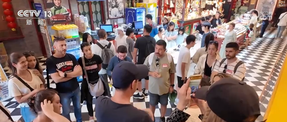 人气旺、消费热！“老空间+文化IP”化身潮酷空间多元新场景撬动消费新引擎(图4)