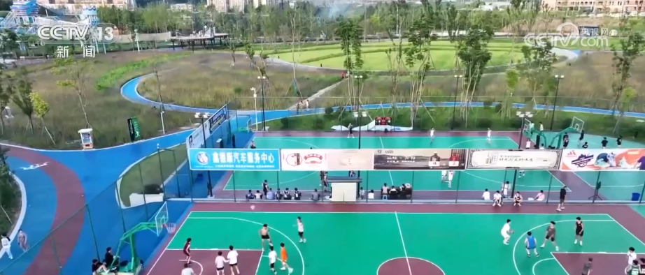 人气旺、消费热！“老空间+文化IP”化身潮酷空间多元新场景撬动消费新引擎(图14)