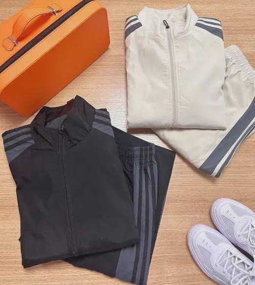 换季乱穿衣？初秋懒人穿搭男女同款不到百元搞定一套！(图1)