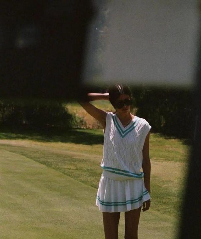 2024年夏季高尔夫风穿搭彻底火了！运动时尚兼具性价比超群(图8)