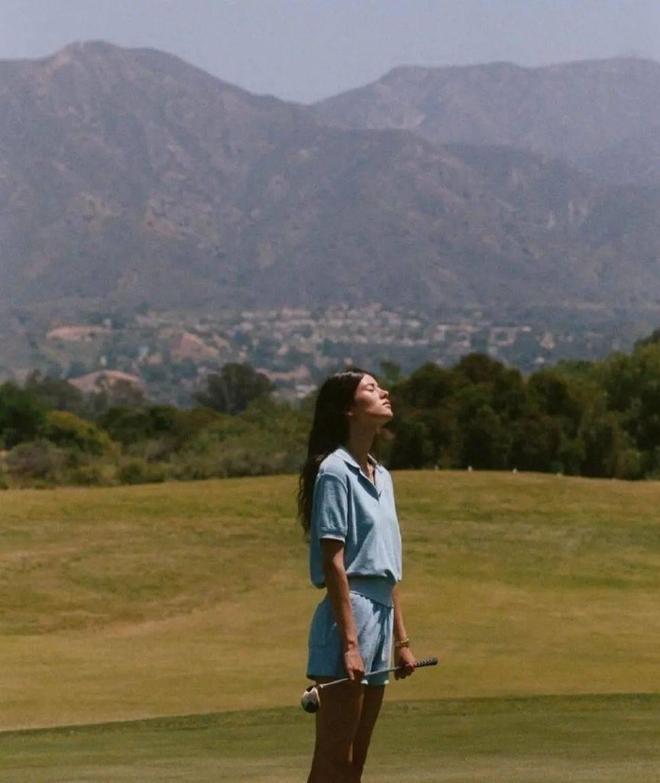 2024年夏季高尔夫风穿搭彻底火了！运动时尚兼具性价比超群(图9)