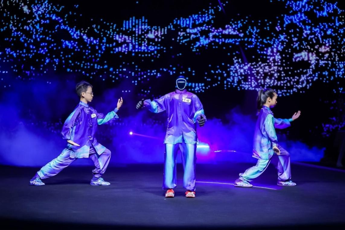 华峰千禧·中国纤维品牌联动创享汇2025年度品牌发布会在京举办(图6)