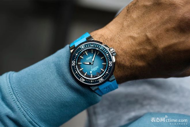 预算8k起这6块表耐用扛造颜值性能兼具堪称今夏最“浪”潜水表！(图20)