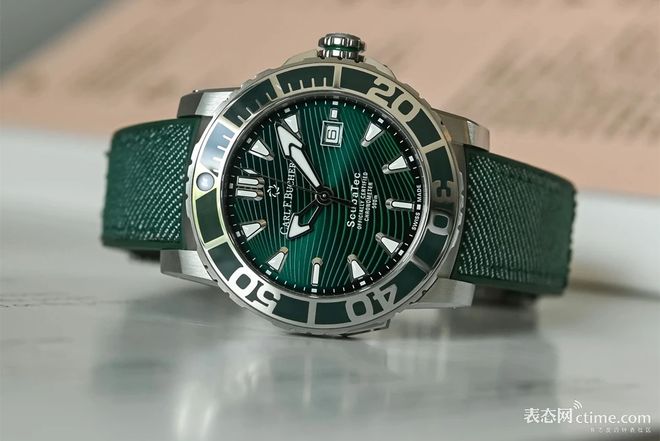预算8k起这6块表耐用扛造颜值性能兼具堪称今夏最“浪”潜水表！(图24)