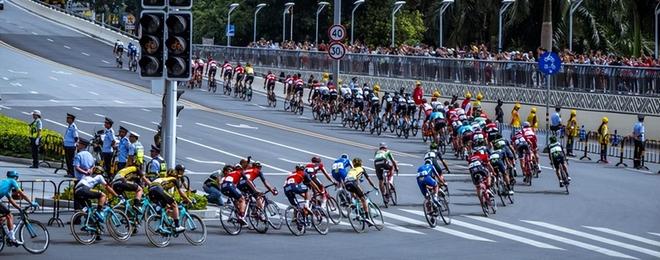 邓雅文夺金带火！顶尖赛事落“沪”这家自行车龙头借势开拓市场(图13)