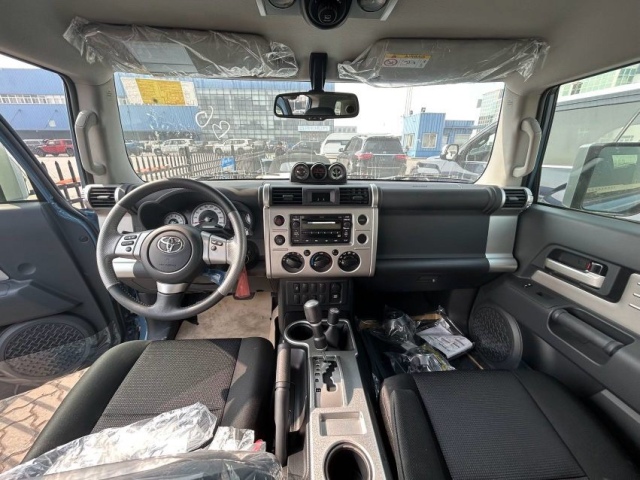 2024款丰田FJ酷路泽40八气XTREME极限运动全新落地报价(图3)