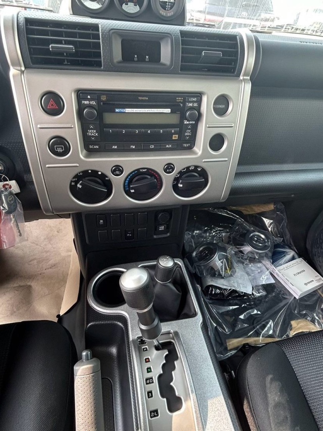 2024款丰田FJ酷路泽40八气XTREME极限运动全新落地报价(图4)