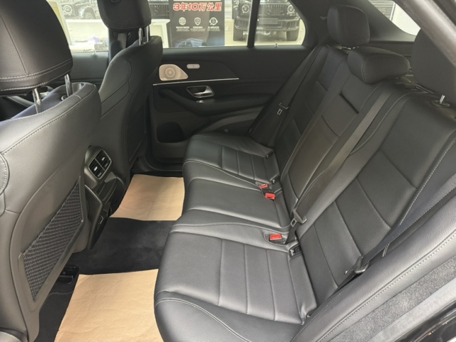 2024款奔驰GLE450AMG运动包视觉效果极佳功能丰富(图4)