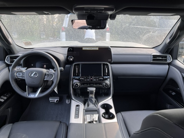 2024款LX6007座F-Sport运动拥有非常出色的乘坐体验(图8)