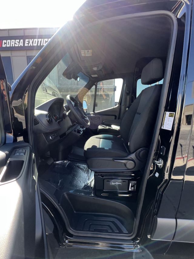 2024款斯宾特20T汽油豪华商务最新落地价已出(图3)