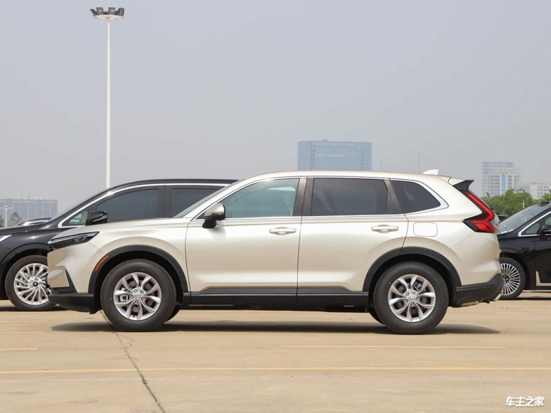 探店实拍2024款本田CR-V！外观运动大方、配置提升确定不考虑？(图4)