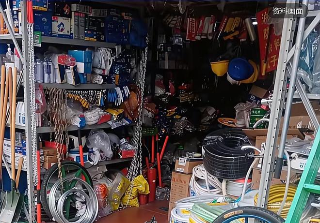 街坊还原汕头大火真相：有小女孩冒火冲出来楼上防盗窗都被锁住(图4)