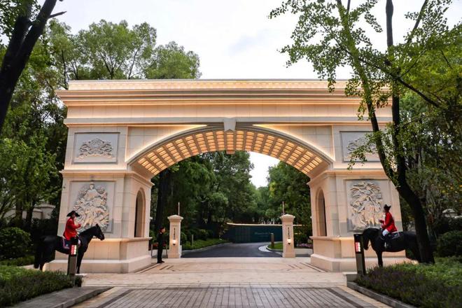 浦东周康板块地铁18号线旁@上海【绿宝园·翡梵】售楼处电话(图10)