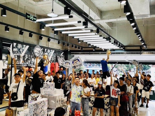 安踏力推“品类制”说要通过商品内容引起年轻人共鸣(图1)