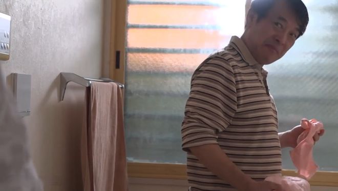 他是日本最自我的动作演员每部片里都穿同一件衣服(图2)