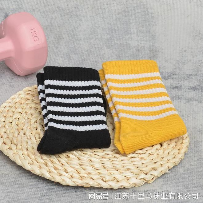 高评分厂家汇总：靠谱的时尚男袜女袜厂家实力梳理(图1)