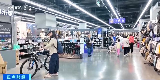 越野车体验项目周末预约爆满！广东佛山户外运动火热催生消费新场景(图2)