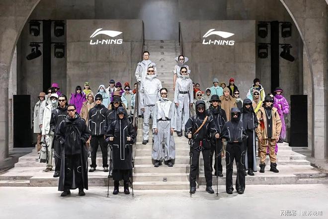 从国潮到国嘲李宁最终还是没扛住。(图1)