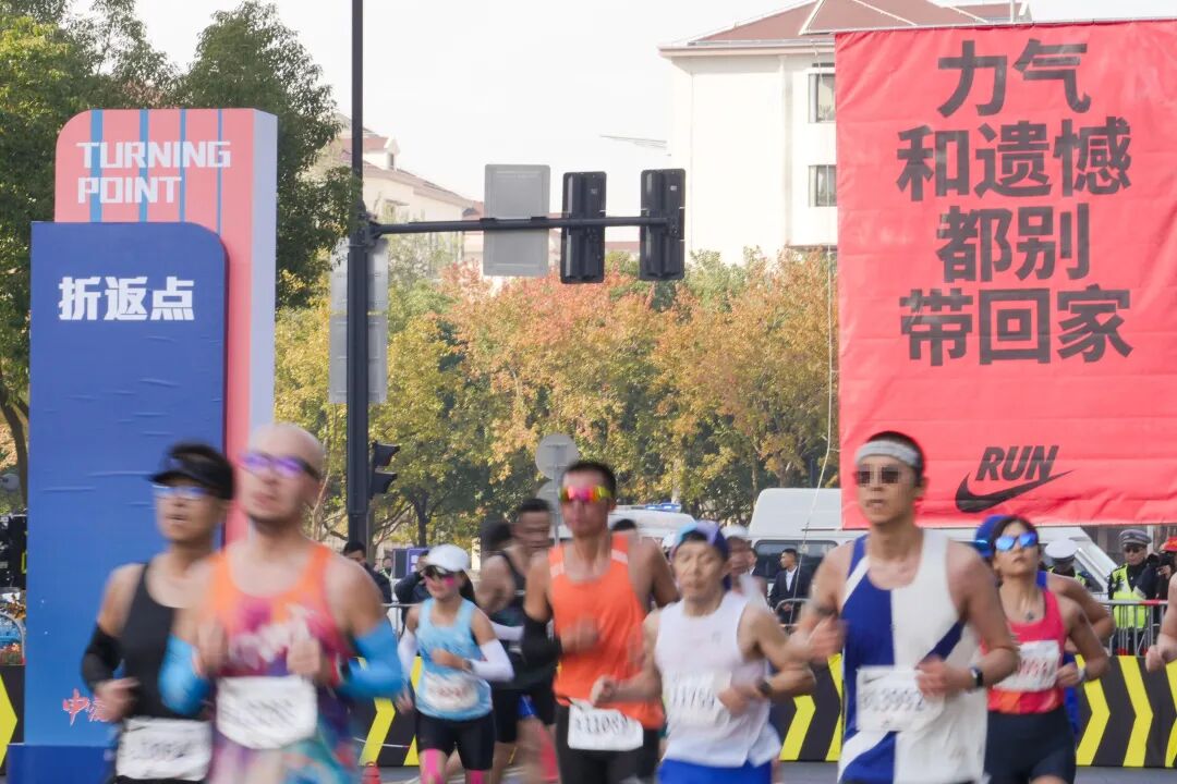 耐克跑步的快与慢业务逆势高增撑起转型大旗(图3)