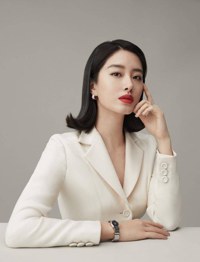 不会搭配穿衣去哪里学？看时尚杂志或明星穿搭日积月累你也时尚(图9)