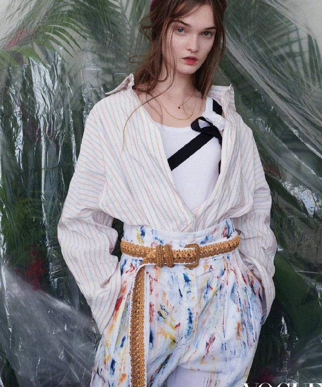 不会搭配穿衣去哪里学？看时尚杂志或明星穿搭日积月累你也时尚(图3)