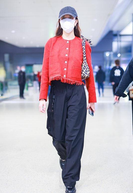 不会搭配穿衣去哪里学？看时尚杂志或明星穿搭日积月累你也时尚(图7)