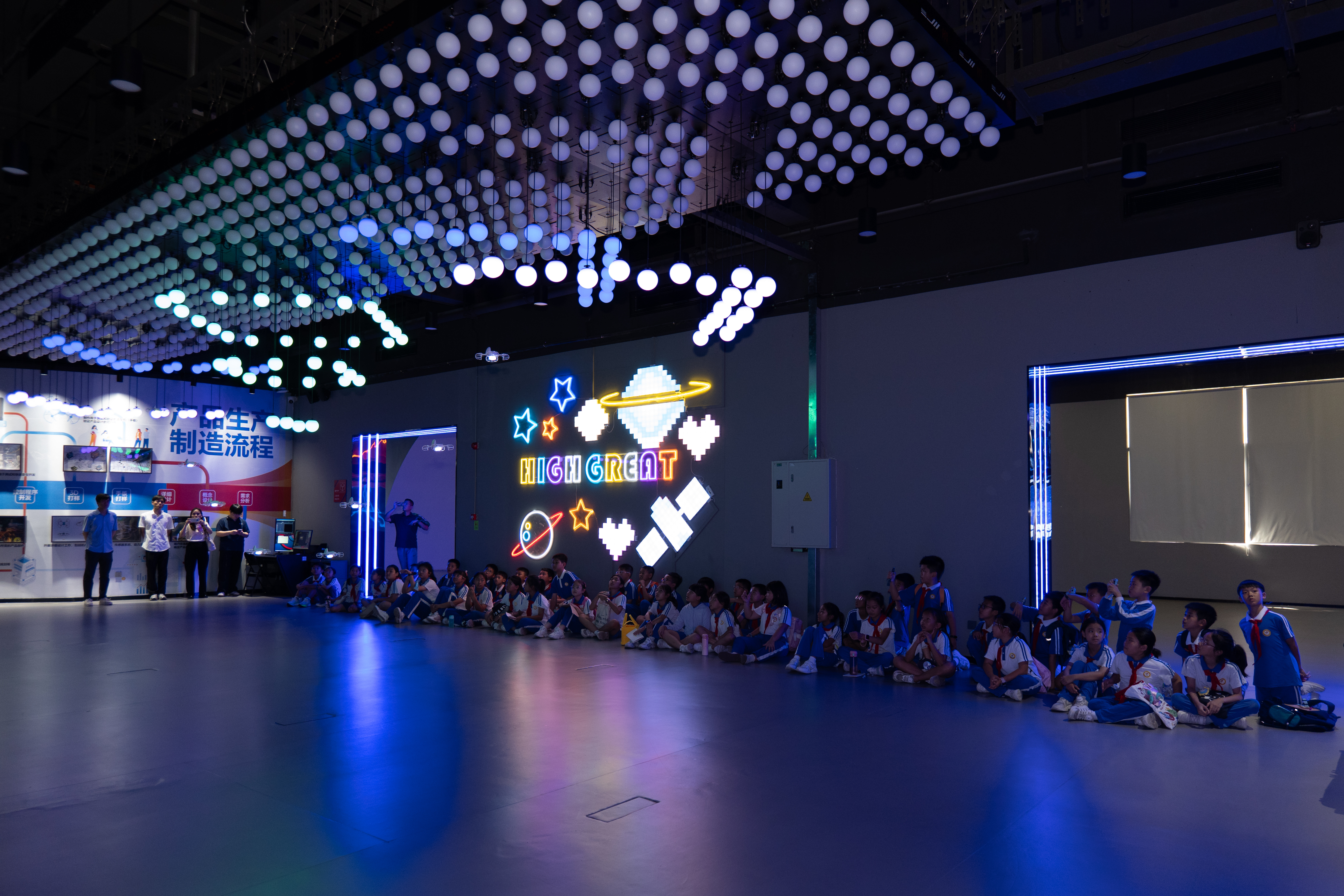 看AI造汽车逛旧厂看秀场广东工业游怎么这么潮？(图3)